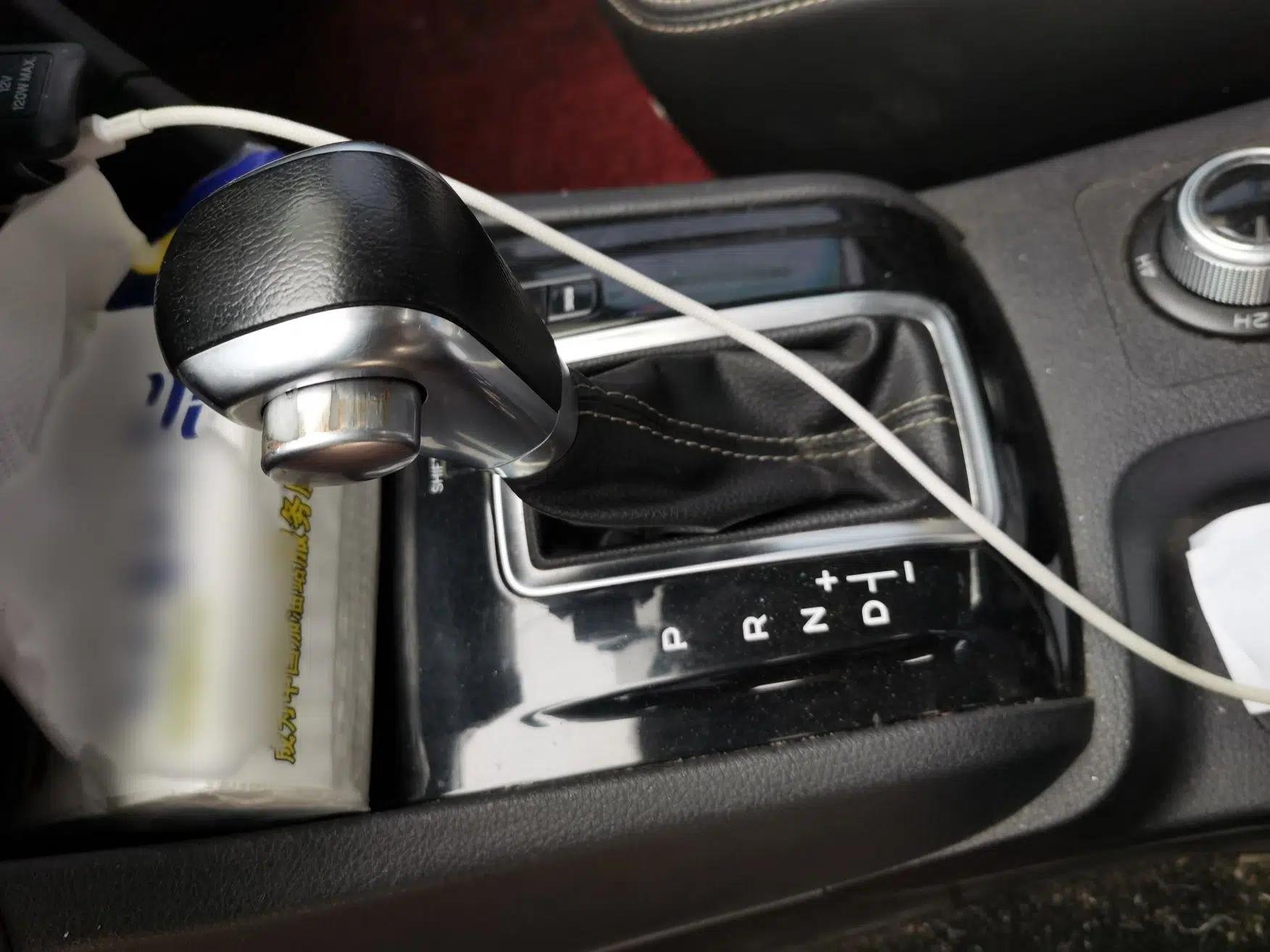Isuzu D-MAX 2020 2.5T 4x4 Automatic Flagship Edition China VI JE4D25Q6A — миниатюра 13