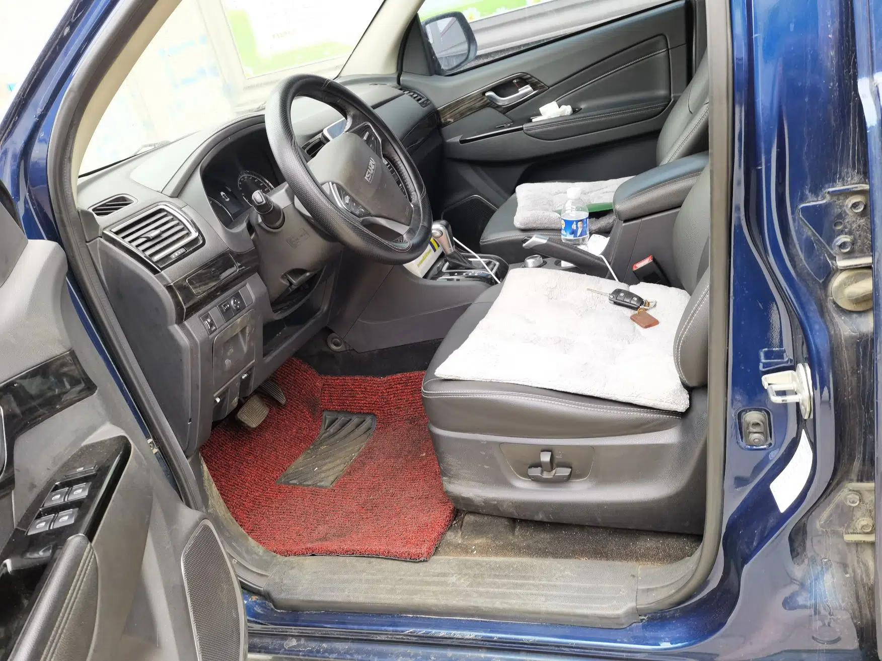 Isuzu D-MAX 2020 2.5T 4x4 Automatic Flagship Edition China VI JE4D25Q6A — миниатюра 14