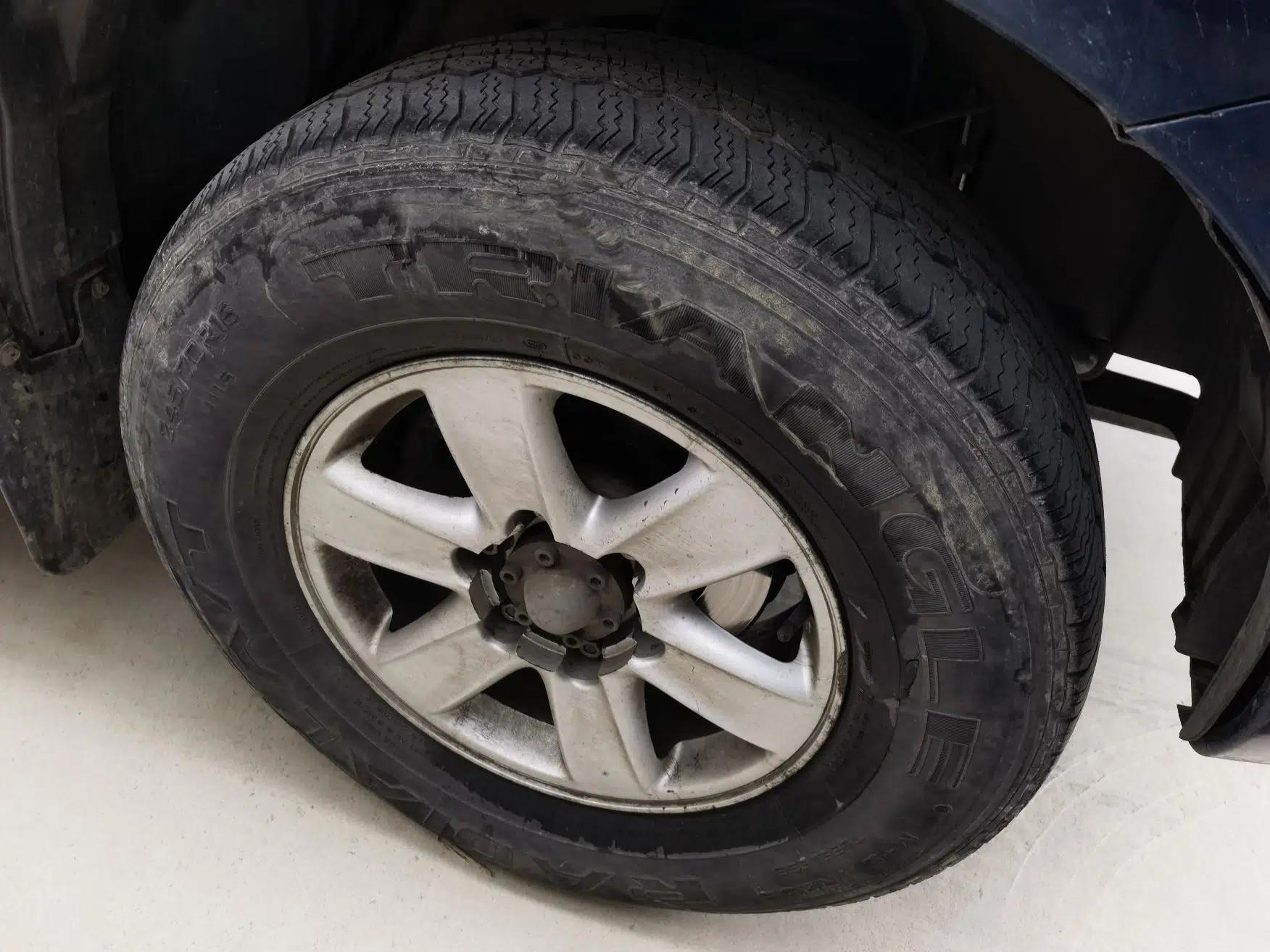 Isuzu D-MAX 2020 2.5T 4x4 Automatic Flagship Edition China VI JE4D25Q6A — миниатюра 8