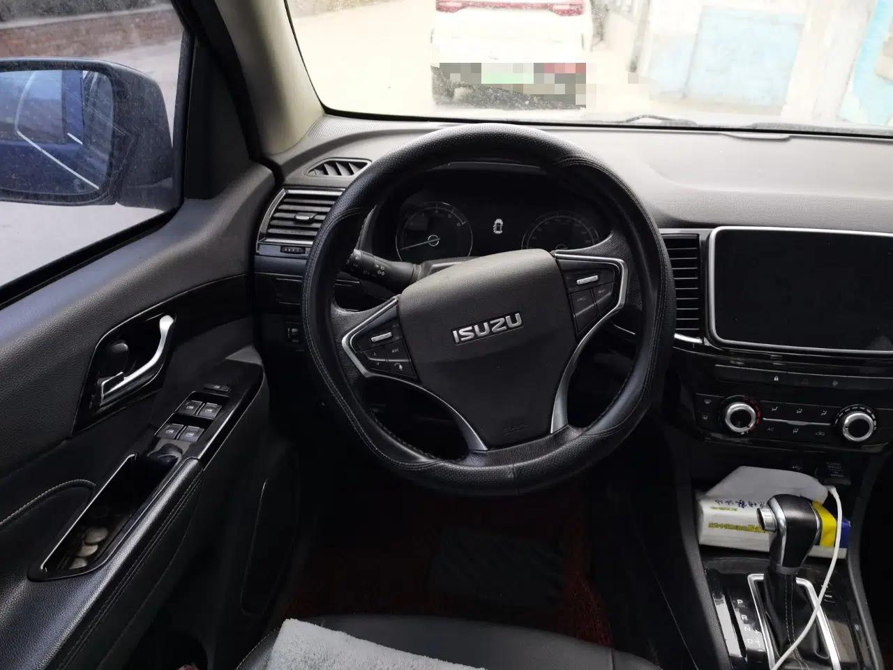 Isuzu D-MAX 2020 2.5T 4x4 Automatic Flagship Edition China VI JE4D25Q6A — миниатюра 9
