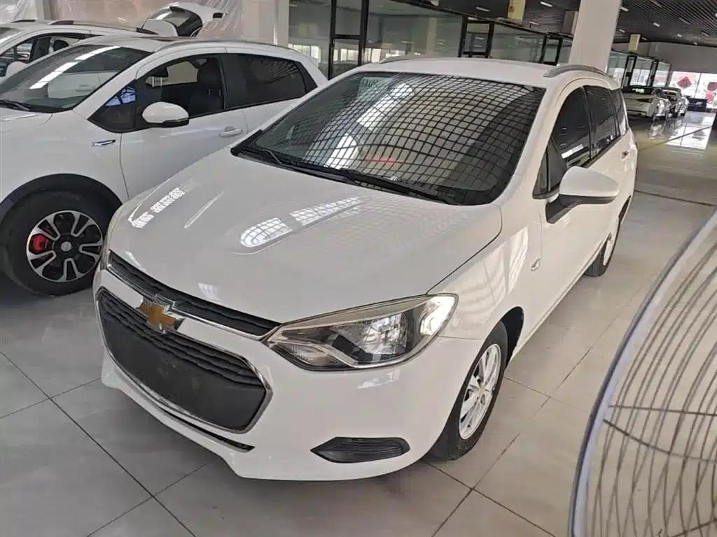 Chevrolet Aveo RV 2016 1.5L Automatic Comfortline Edition — миниатюра 1
