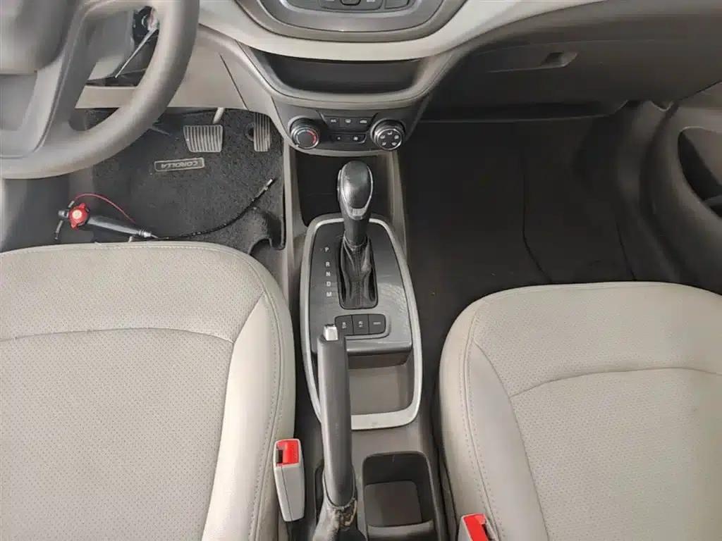 Chevrolet Aveo RV 2016 1.5L Automatic Comfortline Edition — миниатюра 14