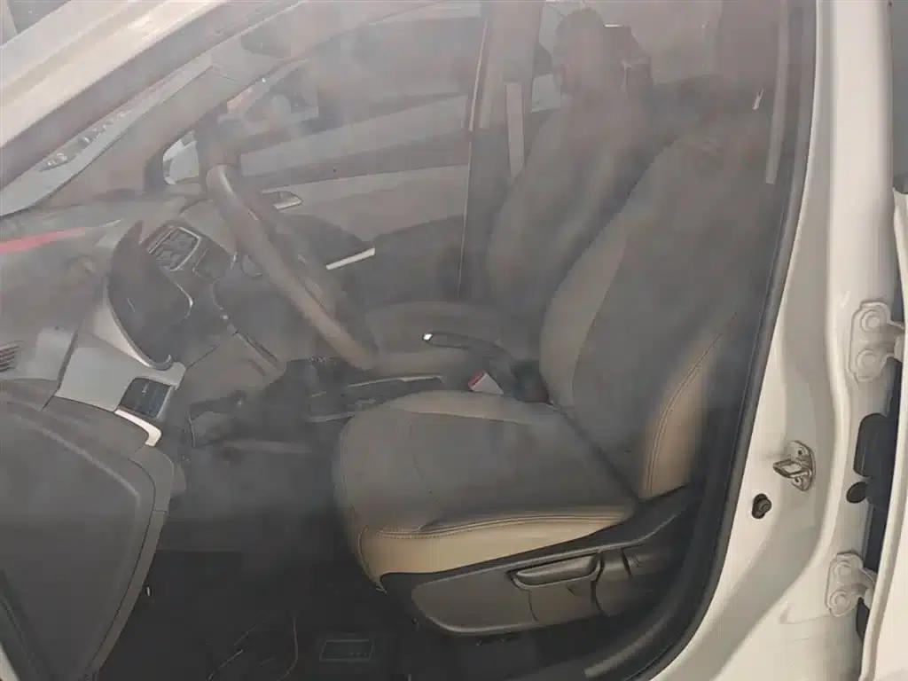 Chevrolet Aveo RV 2016 1.5L Automatic Comfortline Edition — миниатюра 15