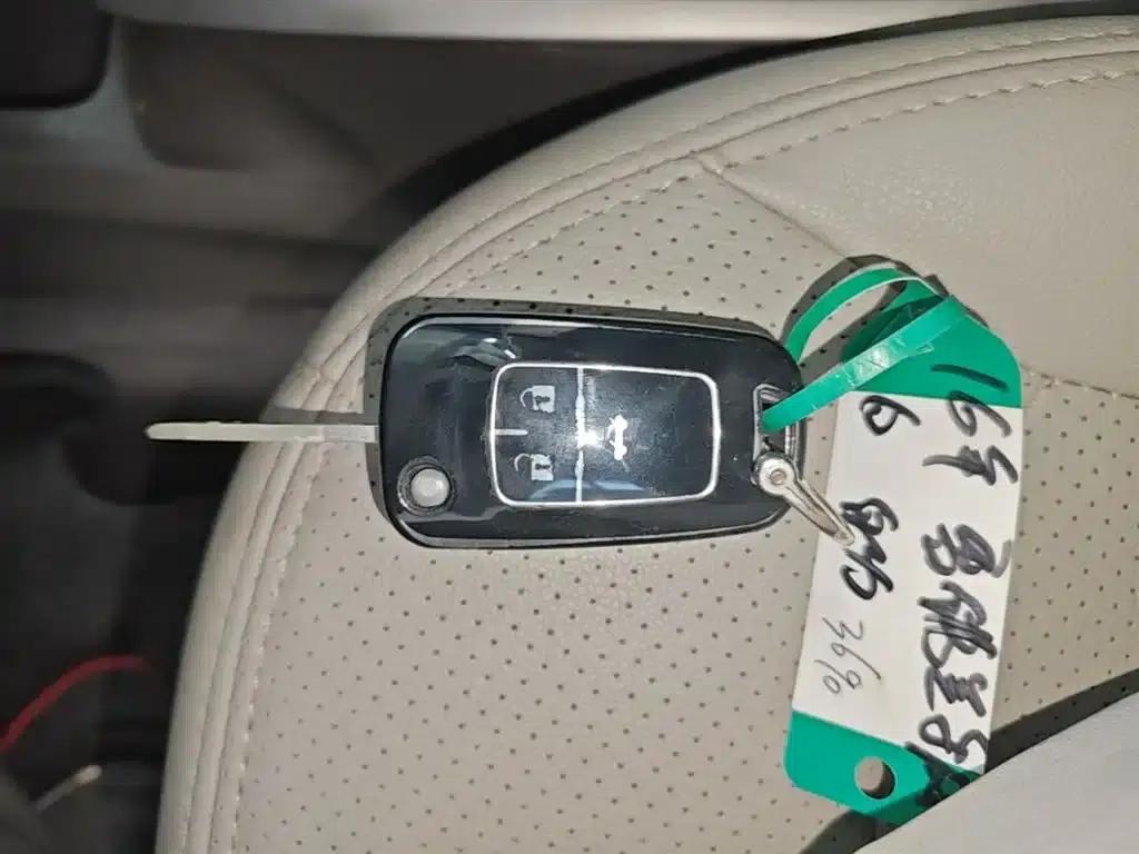 Chevrolet Aveo RV 2016 1.5L Automatic Comfortline Edition — миниатюра 9