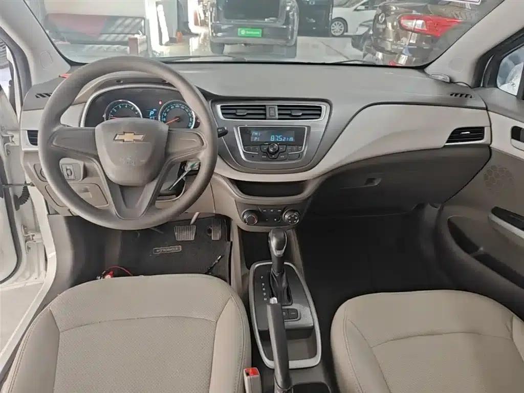 Chevrolet Aveo RV 2016 1.5L Automatic Comfortline Edition — миниатюра 10