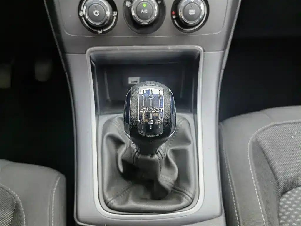 Citroën C4 Sega 2016 1.6L Manual Comfort Edition — миниатюра 13