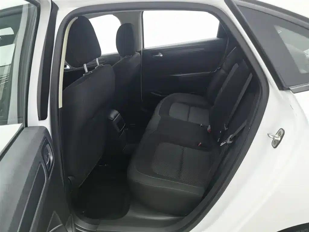 Citroën C4 Sega 2016 1.6L Manual Comfort Edition — миниатюра 15