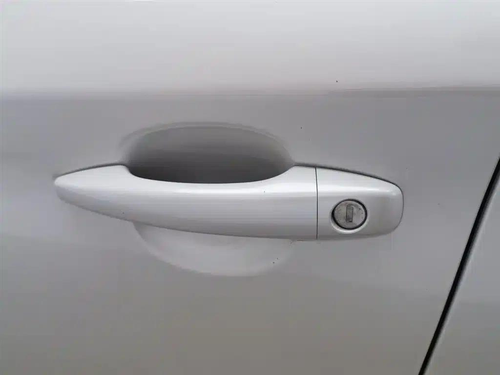 Citroën C4 Sega 2016 1.6L Manual Comfort Edition — миниатюра 18