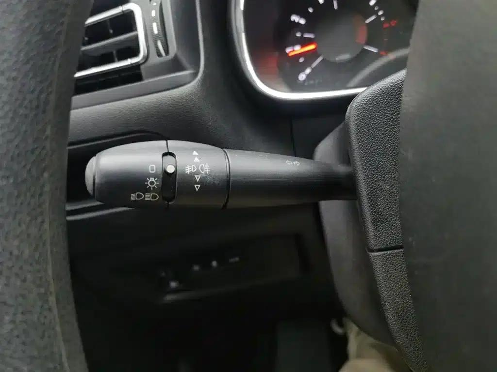 Citroën C4 Sega 2016 1.6L Manual Comfort Edition — миниатюра 21