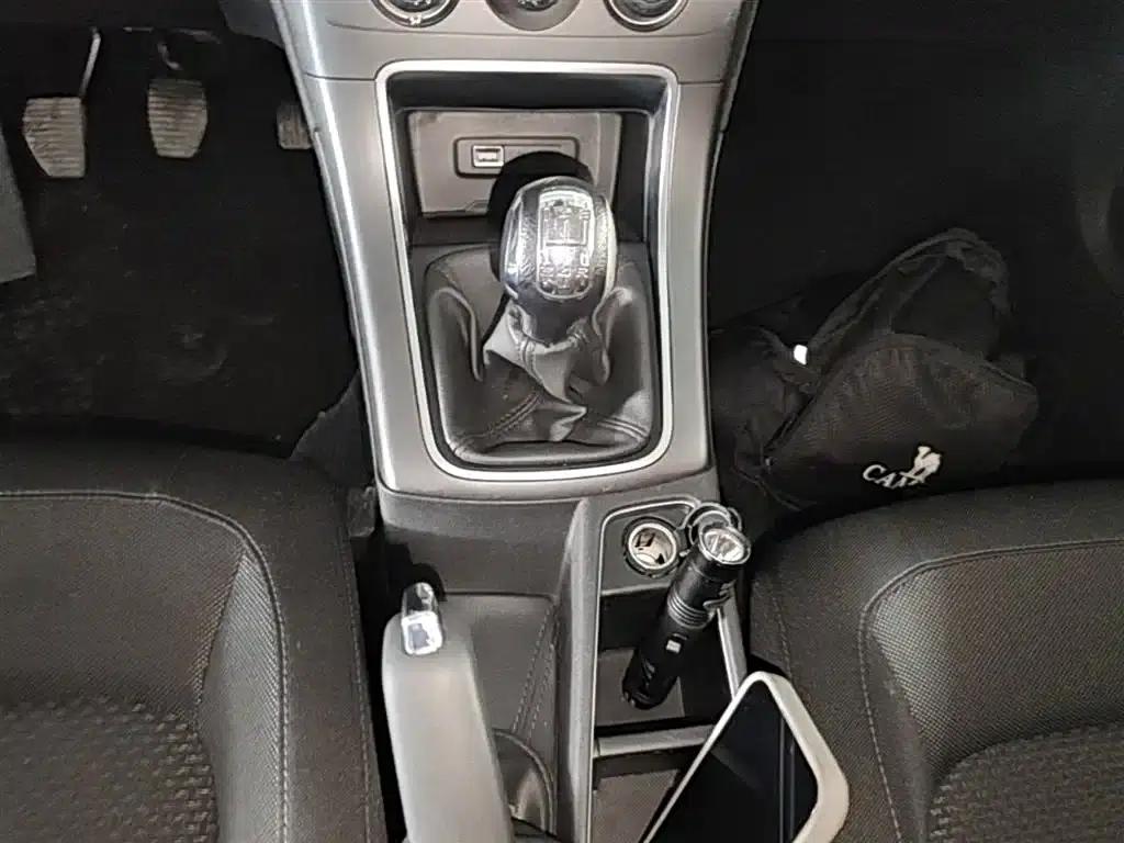 Citroën C4 2018 1.6L Manual Comfort Edition — миниатюра 14