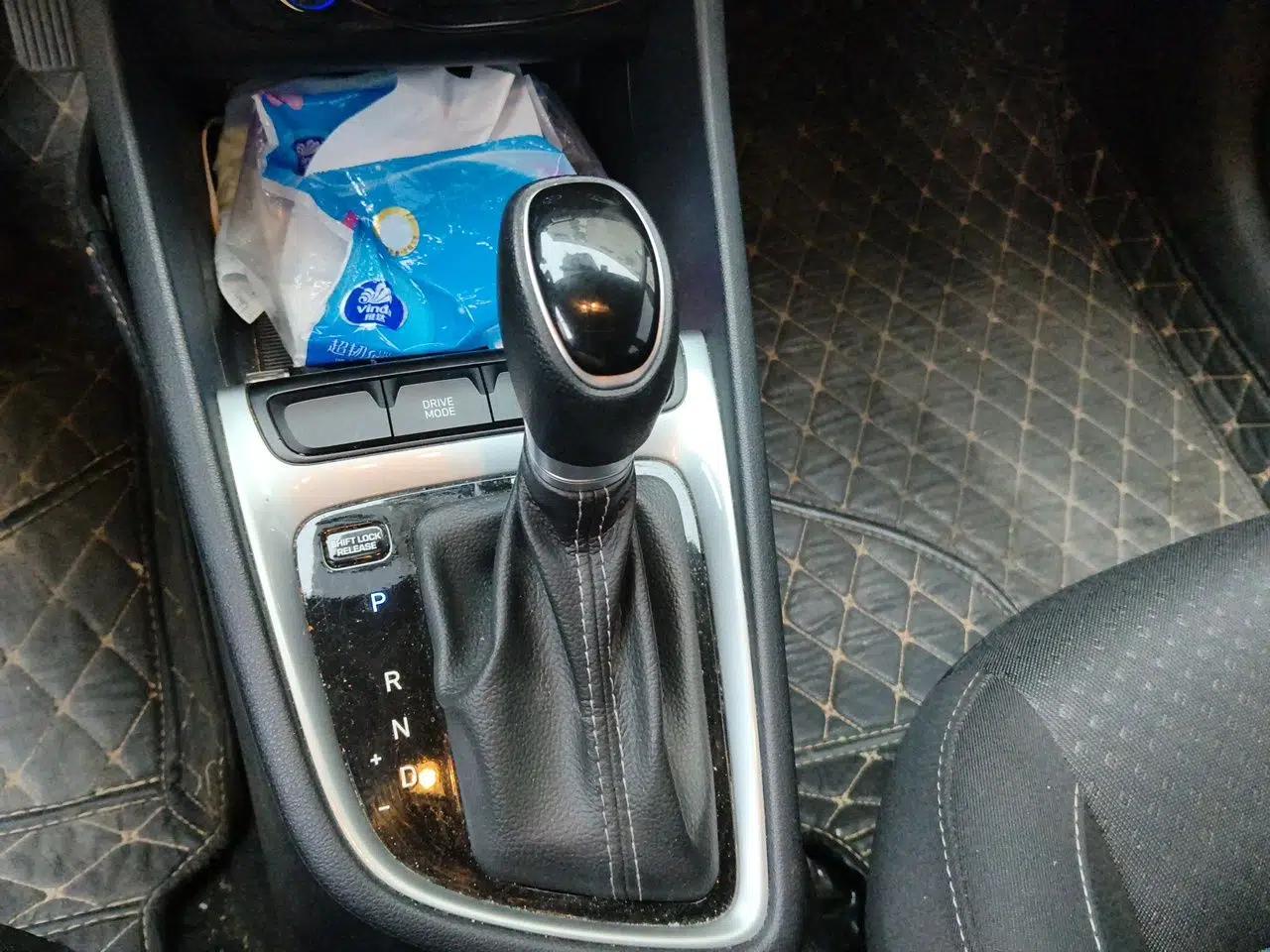 Hyundai Celesta 2020 1.6L Automatic GL Enjoyable Edition — миниатюра 15
