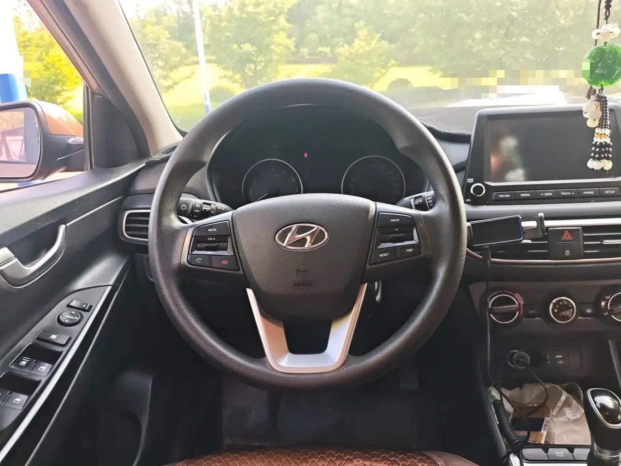 Hyundai Celesta 2017 1.6L Automatic Enjoyment Version GLS — миниатюра 11