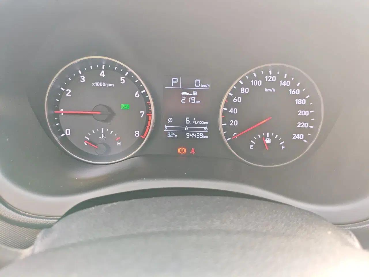 Hyundai Celesta 2017 1.6L Automatic Enjoyment Version GLS — миниатюра 13