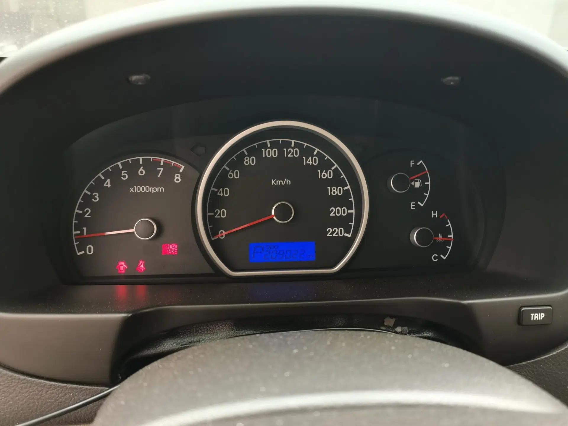Hyundai Celesta 2011 1.6L Automatic Comfort Edition — миниатюра 12