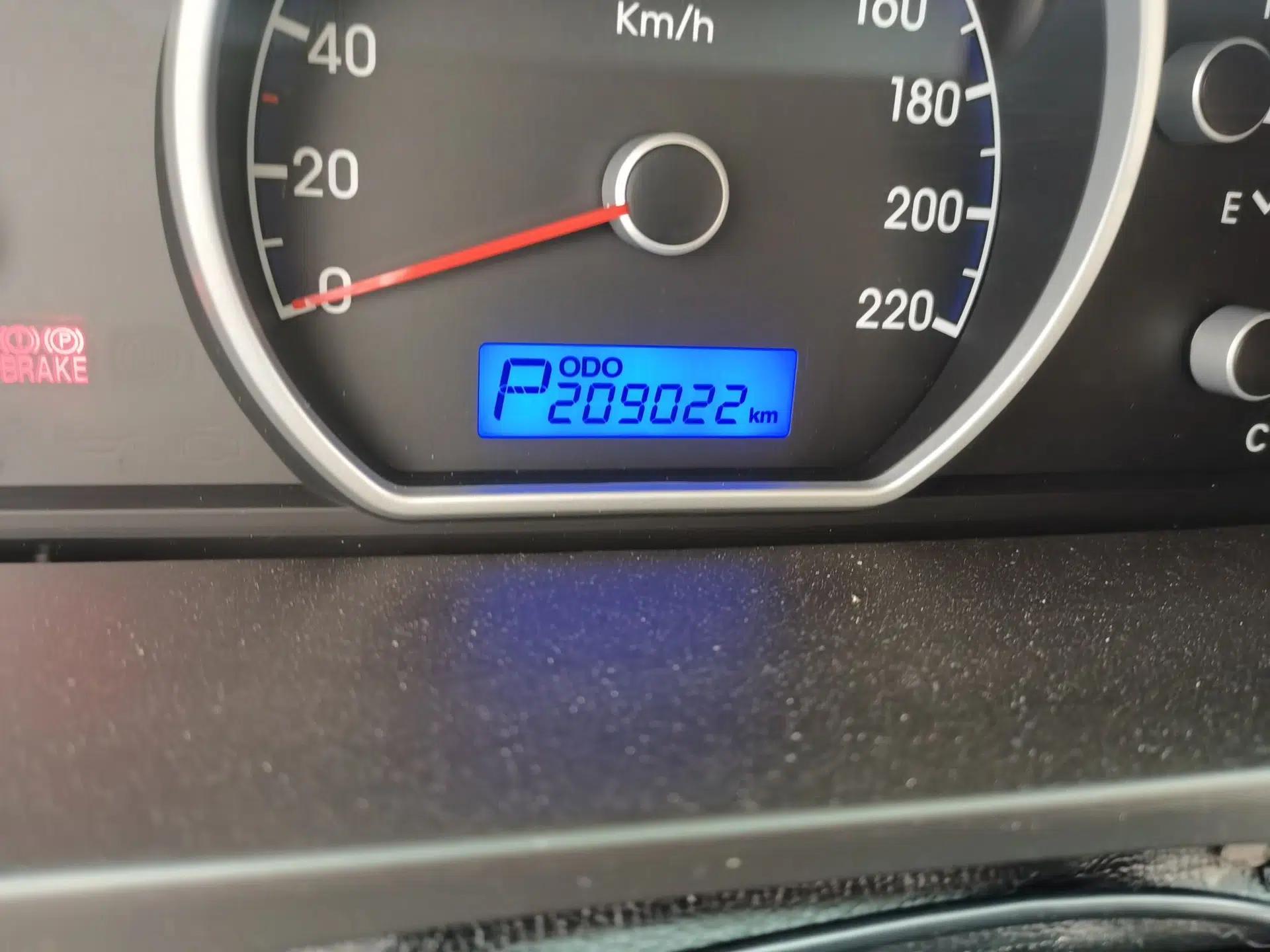 Hyundai Celesta 2011 1.6L Automatic Comfort Edition — миниатюра 13