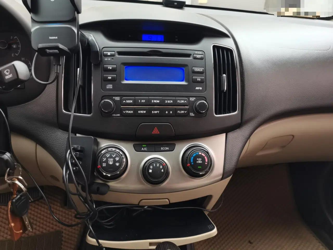 Hyundai Celesta 2011 1.6L Automatic Comfort Edition — миниатюра 14