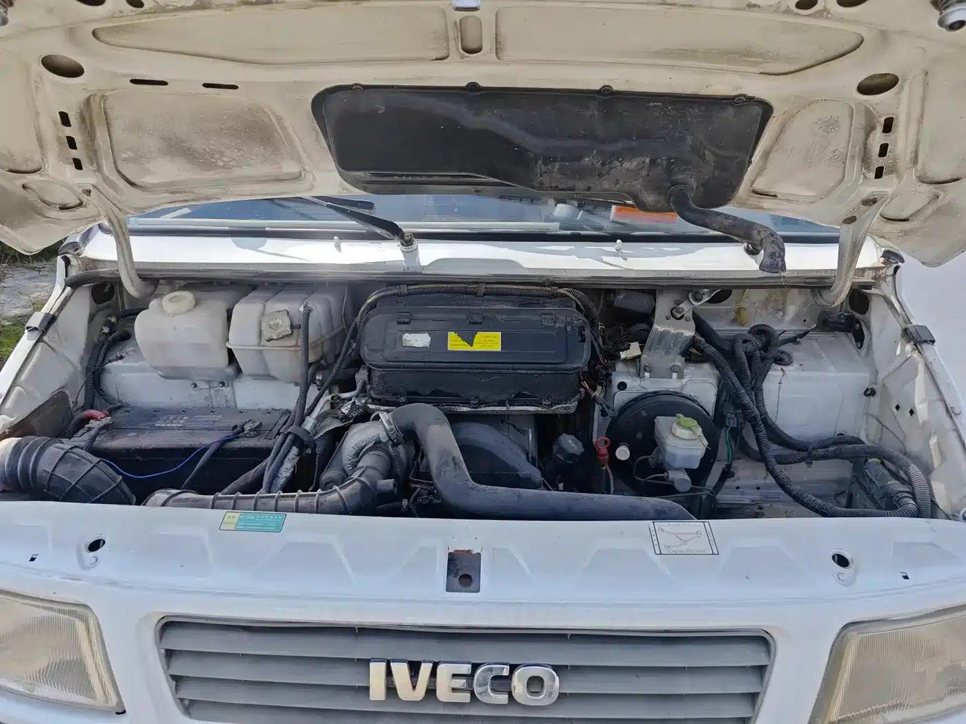 Iveco DeYi 2009 Model 2.5T-A35 7-Seater — миниатюра 11