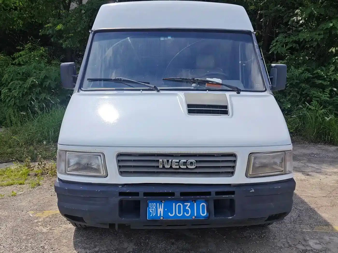 Iveco DeYi 2009 Model 2.5T-A35 7-Seater — миниатюра 3
