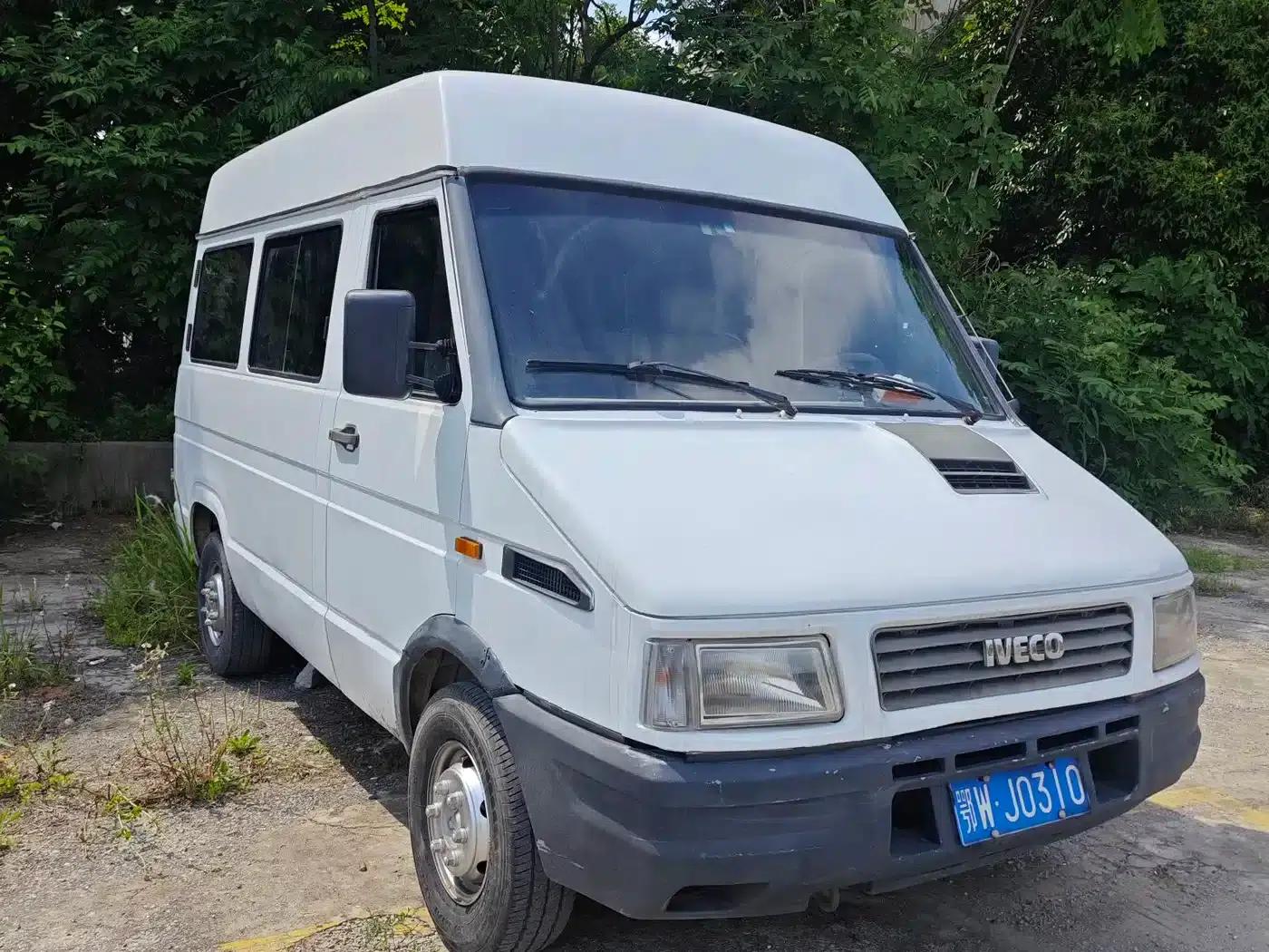 Iveco DeYi 2009 Model 2.5T-A35 7-Seater — миниатюра 4
