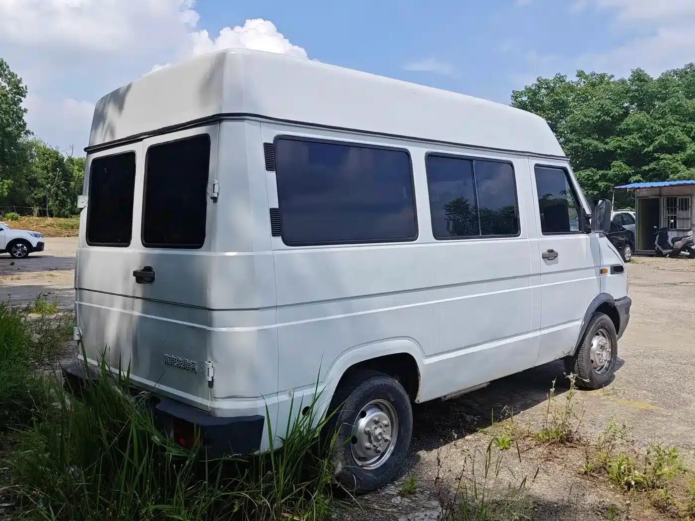 Iveco DeYi 2009 Model 2.5T-A35 7-Seater — миниатюра 5