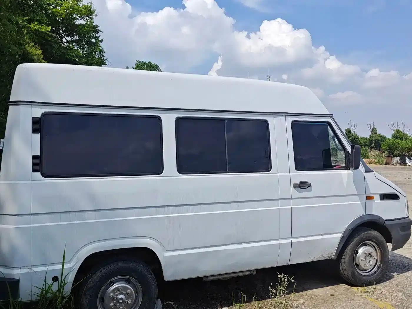 Iveco DeYi 2009 Model 2.5T-A35 7-Seater — миниатюра 10