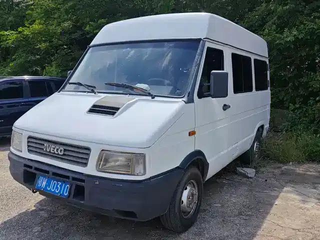 Iveco DeYi 2009 Model 2.5T-A35 7-Seater