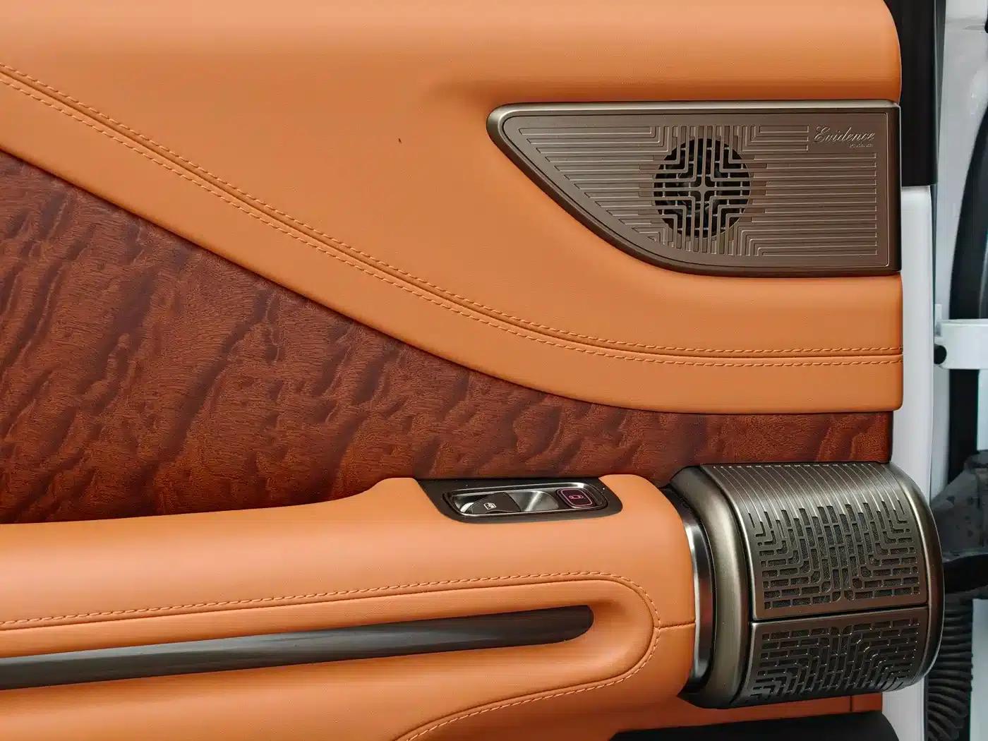 Looking up at the 2023 U8 Luxury Edition — миниатюра 22