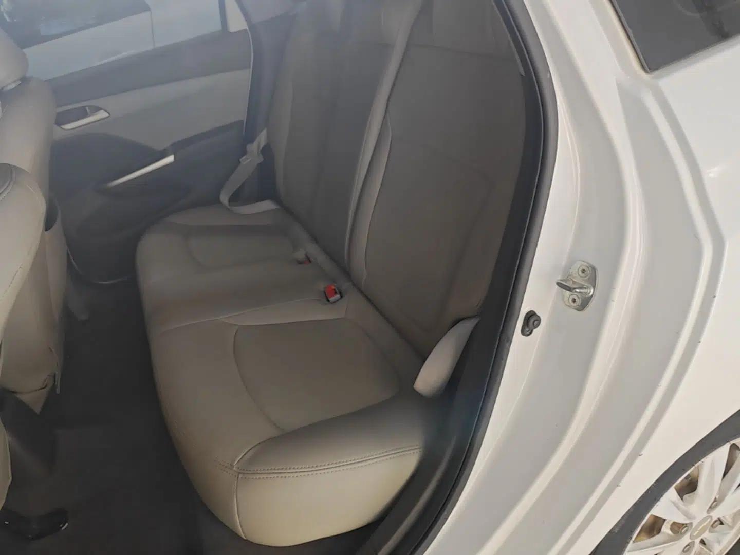 Chevrolet Lova RV 2016 1.5L Automatic Comfort Edition — миниатюра 19