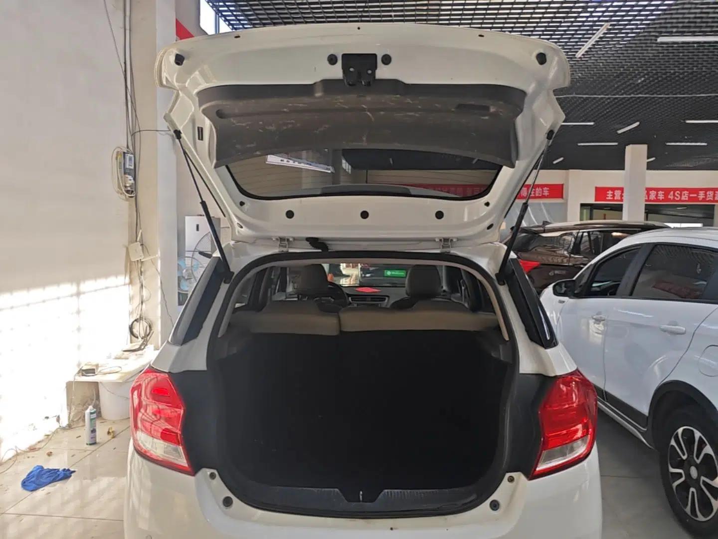 Chevrolet Lova RV 2016 1.5L Automatic Comfort Edition — миниатюра 21