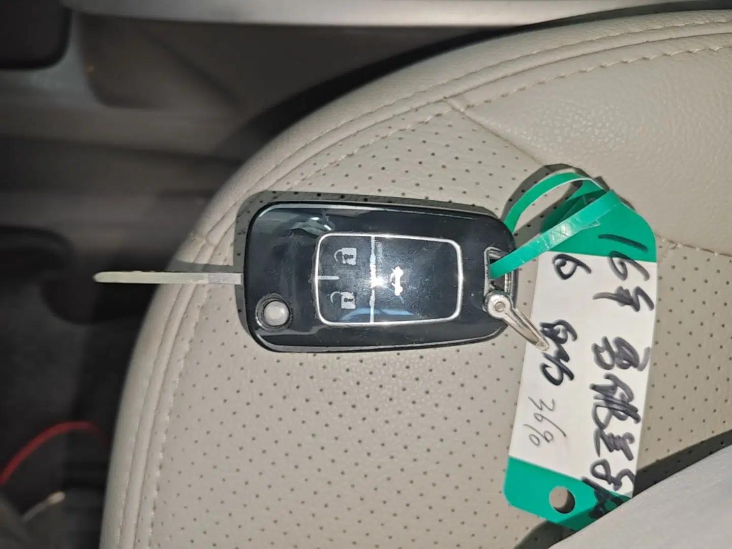 Chevrolet Lova RV 2016 1.5L Automatic Comfort Edition — миниатюра 22