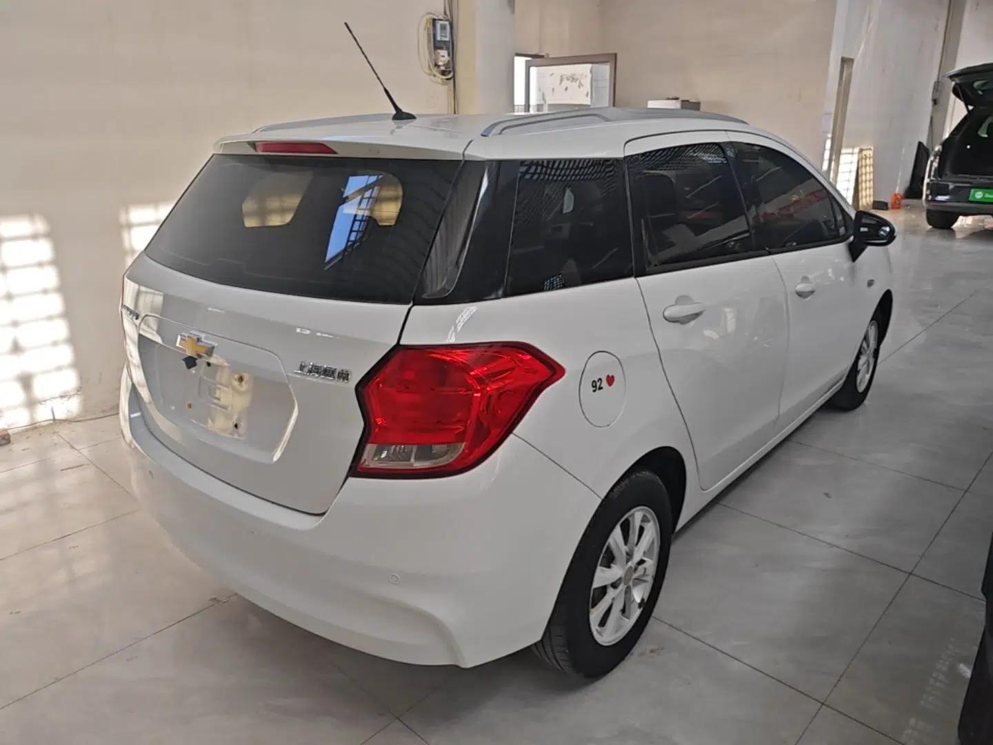 Chevrolet Lova RV 2016 1.5L Automatic Comfort Edition — миниатюра 4