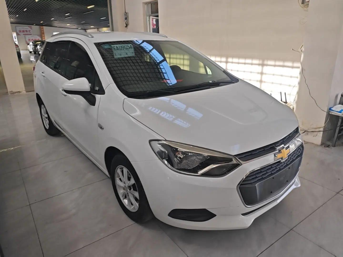 Chevrolet Lova RV 2016 1.5L Automatic Comfort Edition — миниатюра 6