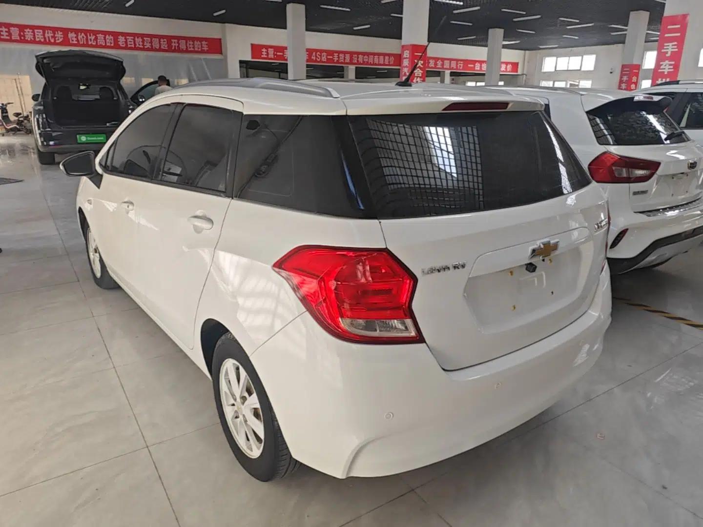 Chevrolet Lova RV 2016 1.5L Automatic Comfort Edition — миниатюра 7