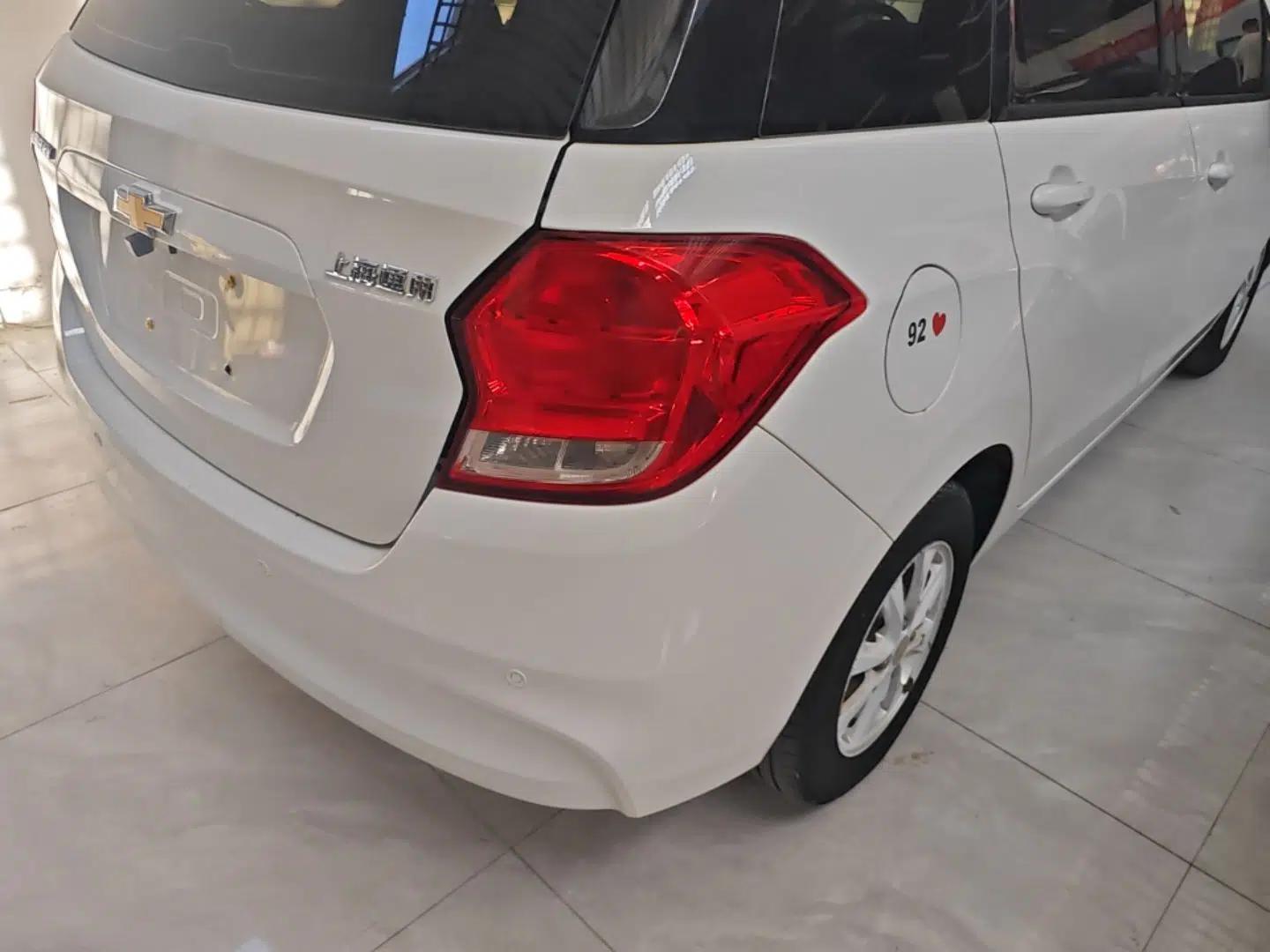 Chevrolet Lova RV 2016 1.5L Automatic Comfort Edition — миниатюра 8