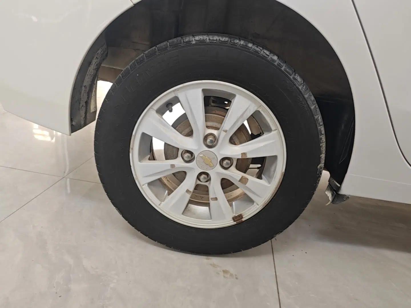 Chevrolet Lova RV 2016 1.5L Automatic Comfort Edition — миниатюра 10