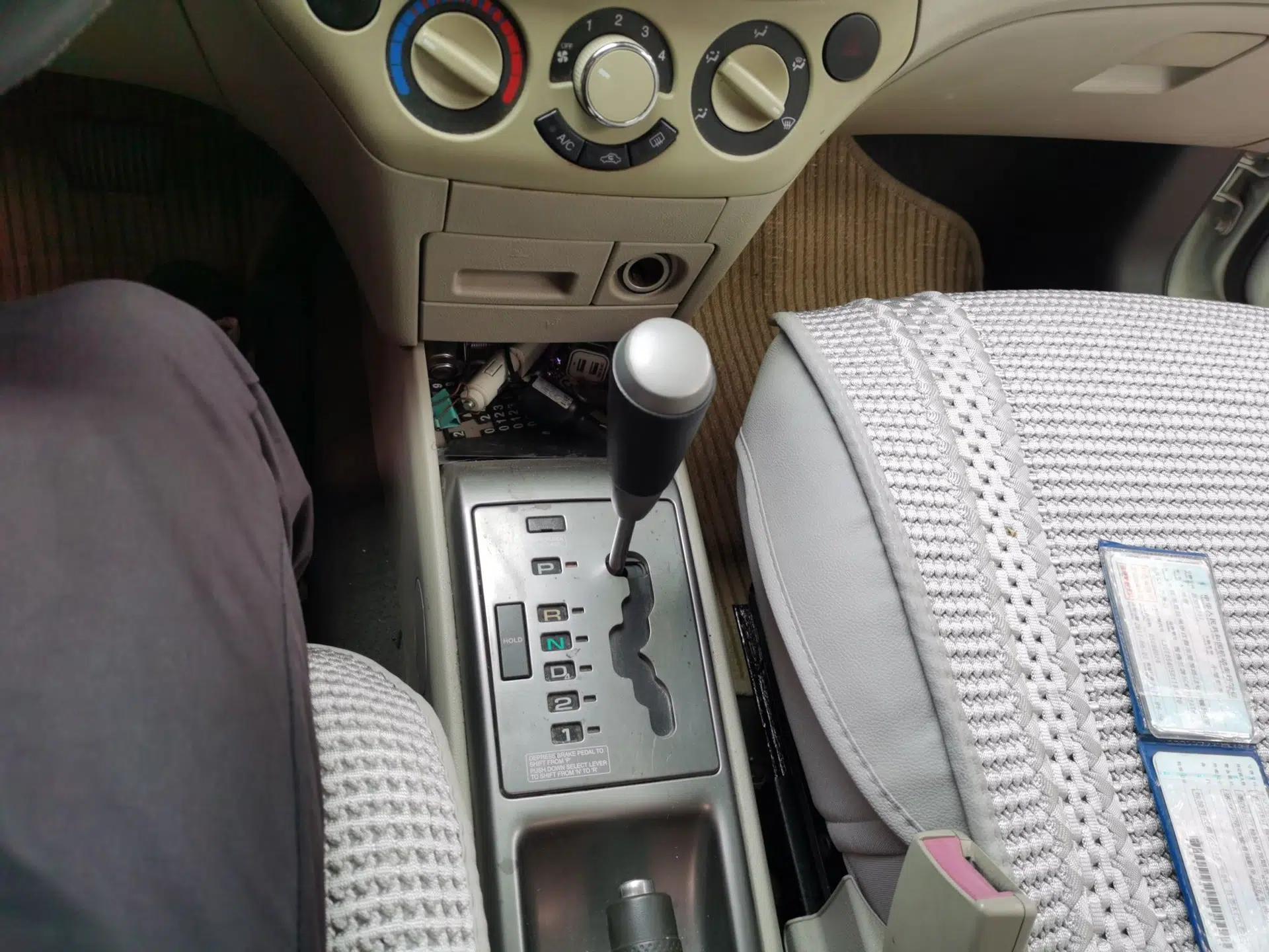 Chevrolet Lova 2010 1.6 AT Style Edition — миниатюра 15