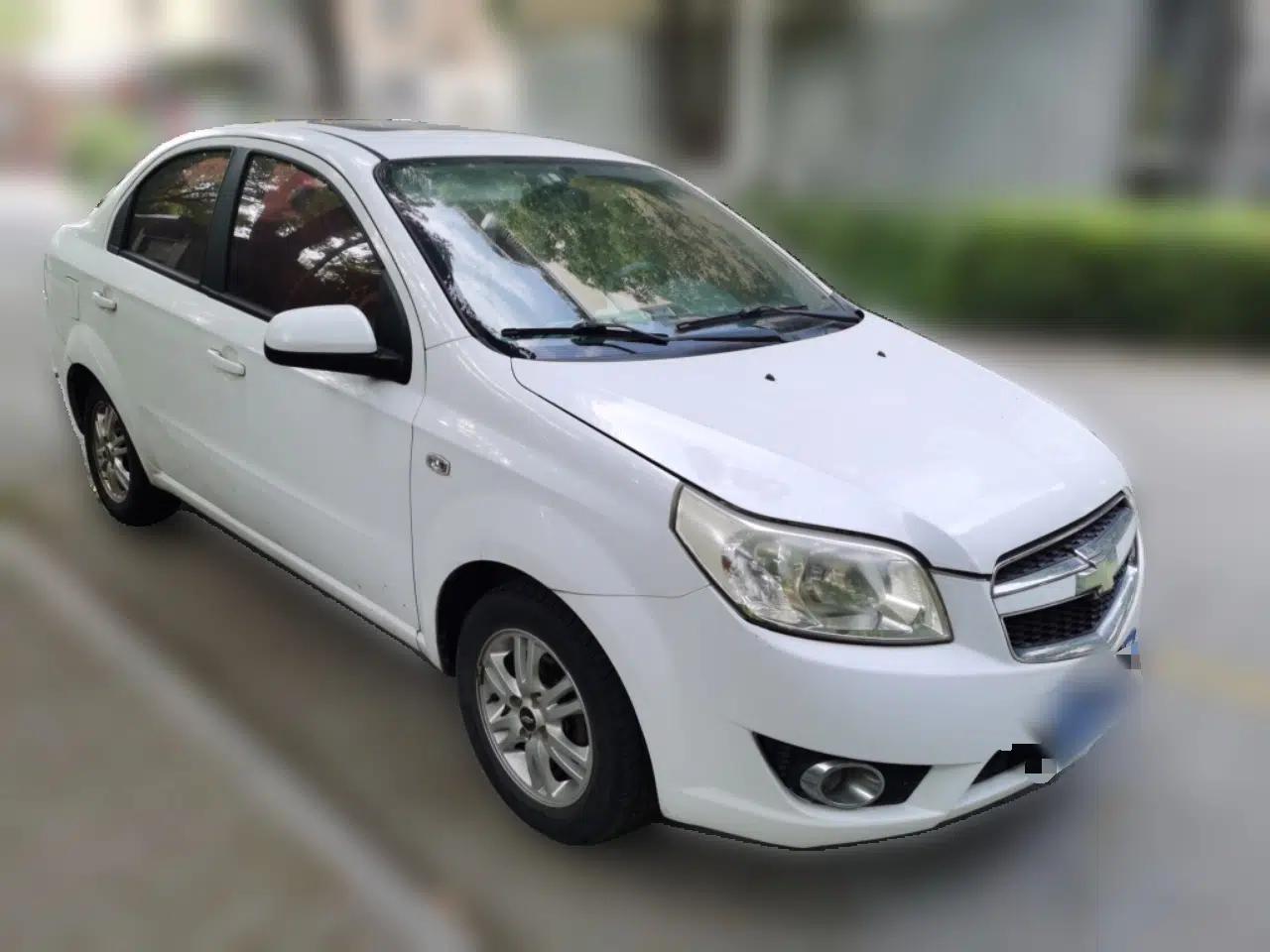 Chevrolet Lova 2010 1.6 AT Style Edition — миниатюра 3