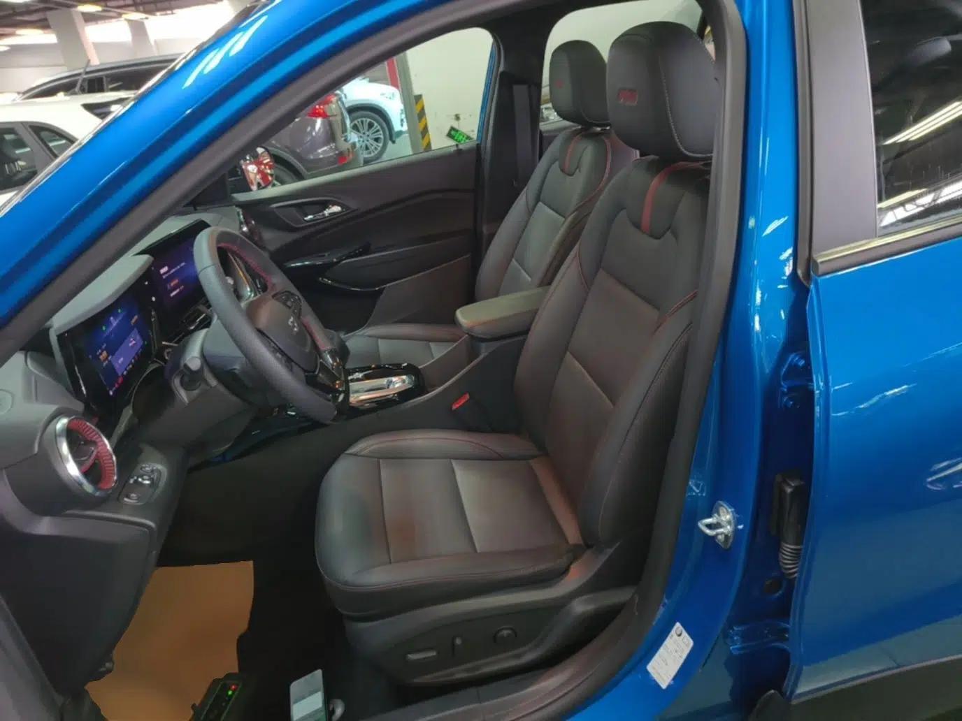 Chevrolet Seeker 2022 1.5T CVT RS Bee Wave Edition — миниатюра 18