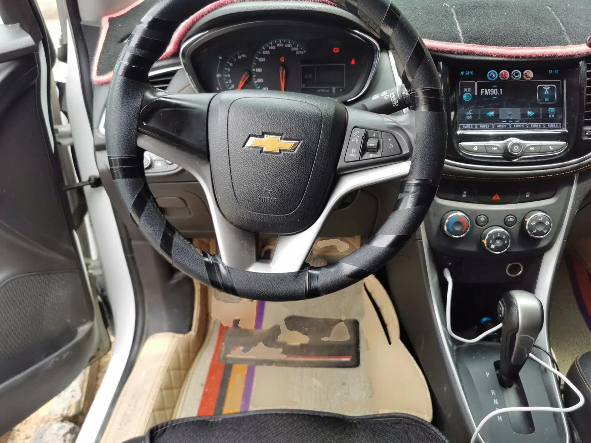 Chevrolet Trax 2018 330T Automatic Two-Wheel Drive Luxury Model — миниатюра 11