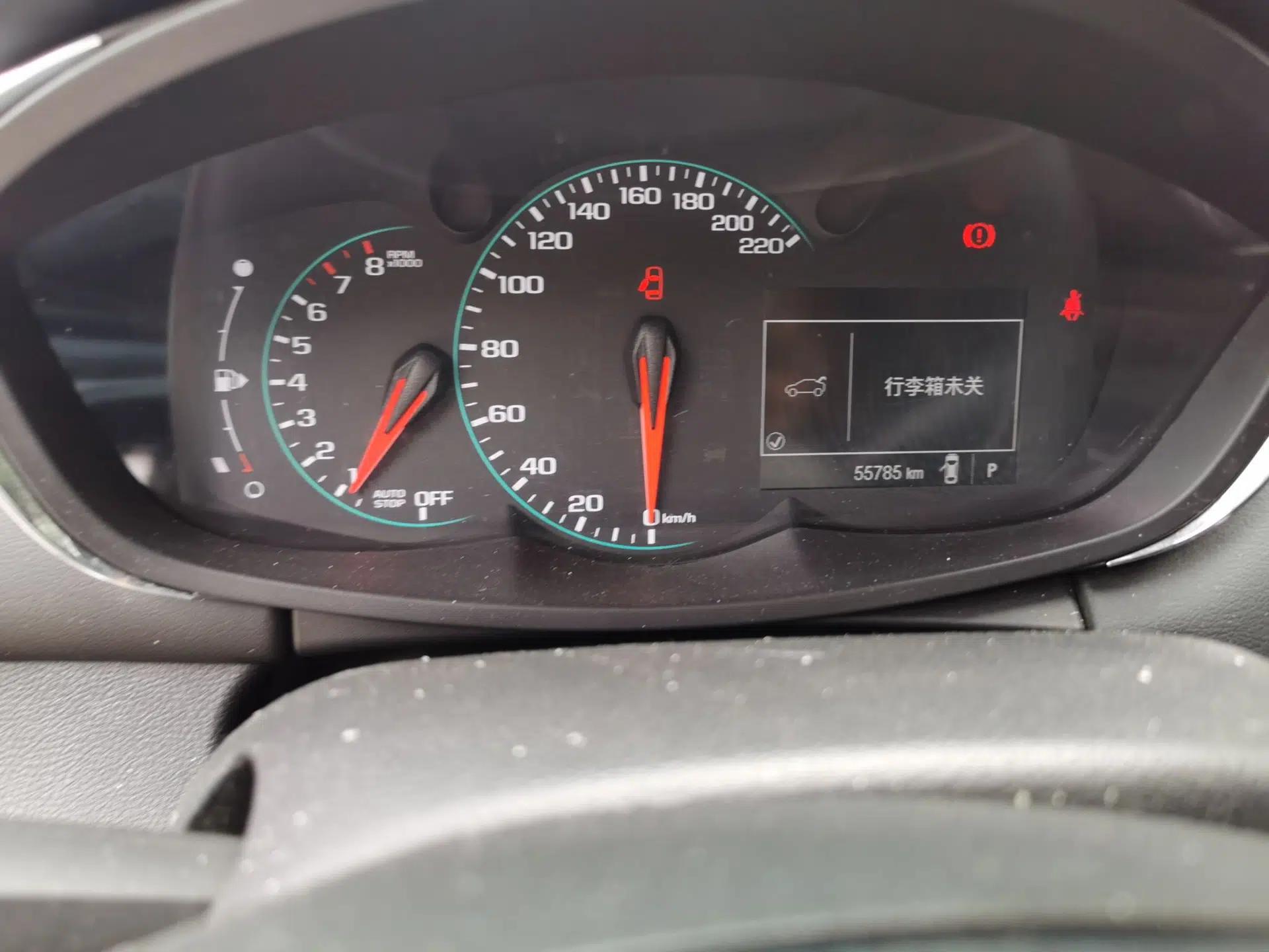 Chevrolet Trax 2018 330T Automatic Two-Wheel Drive Luxury Model — миниатюра 12