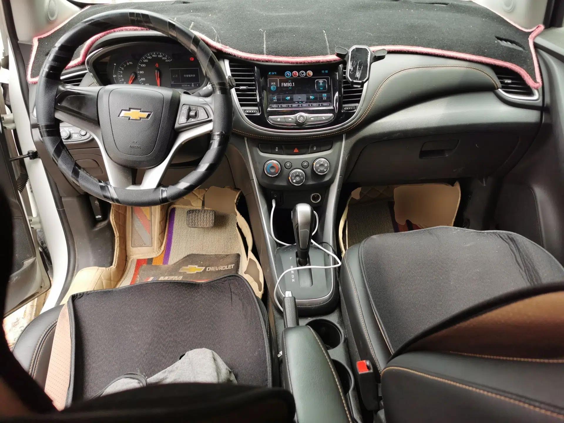 Chevrolet Trax 2018 330T Automatic Two-Wheel Drive Luxury Model — миниатюра 10