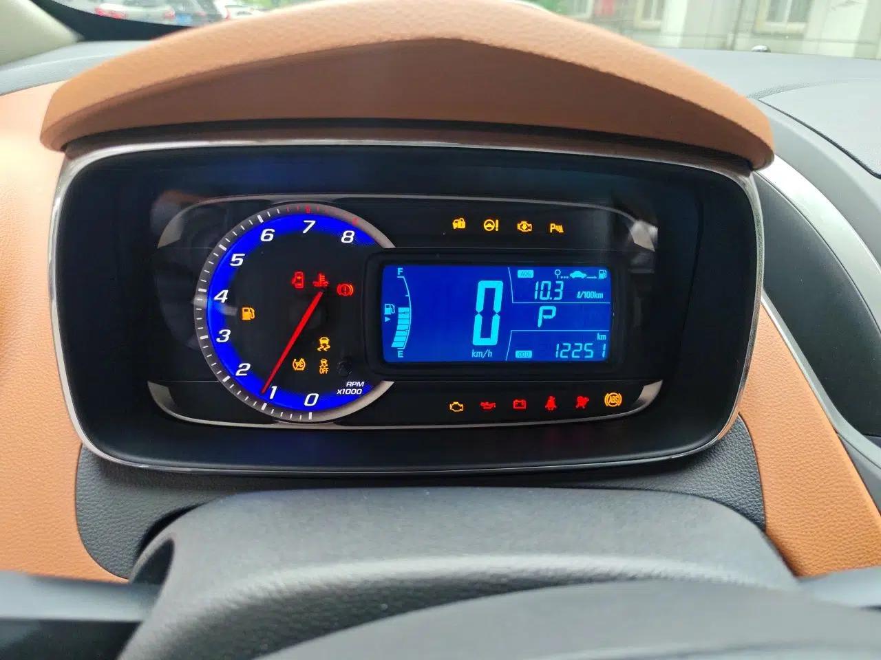 Chevrolet Trax 2016 1.4T Automatic Two-Wheel Drive Luxury Version — миниатюра 12