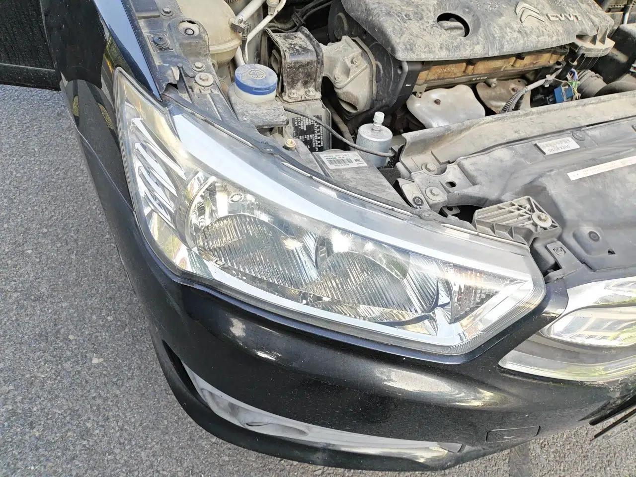 Citroen C-Quatre 2013 Sedan 1.6L Manual - Prestige Model — миниатюра 7