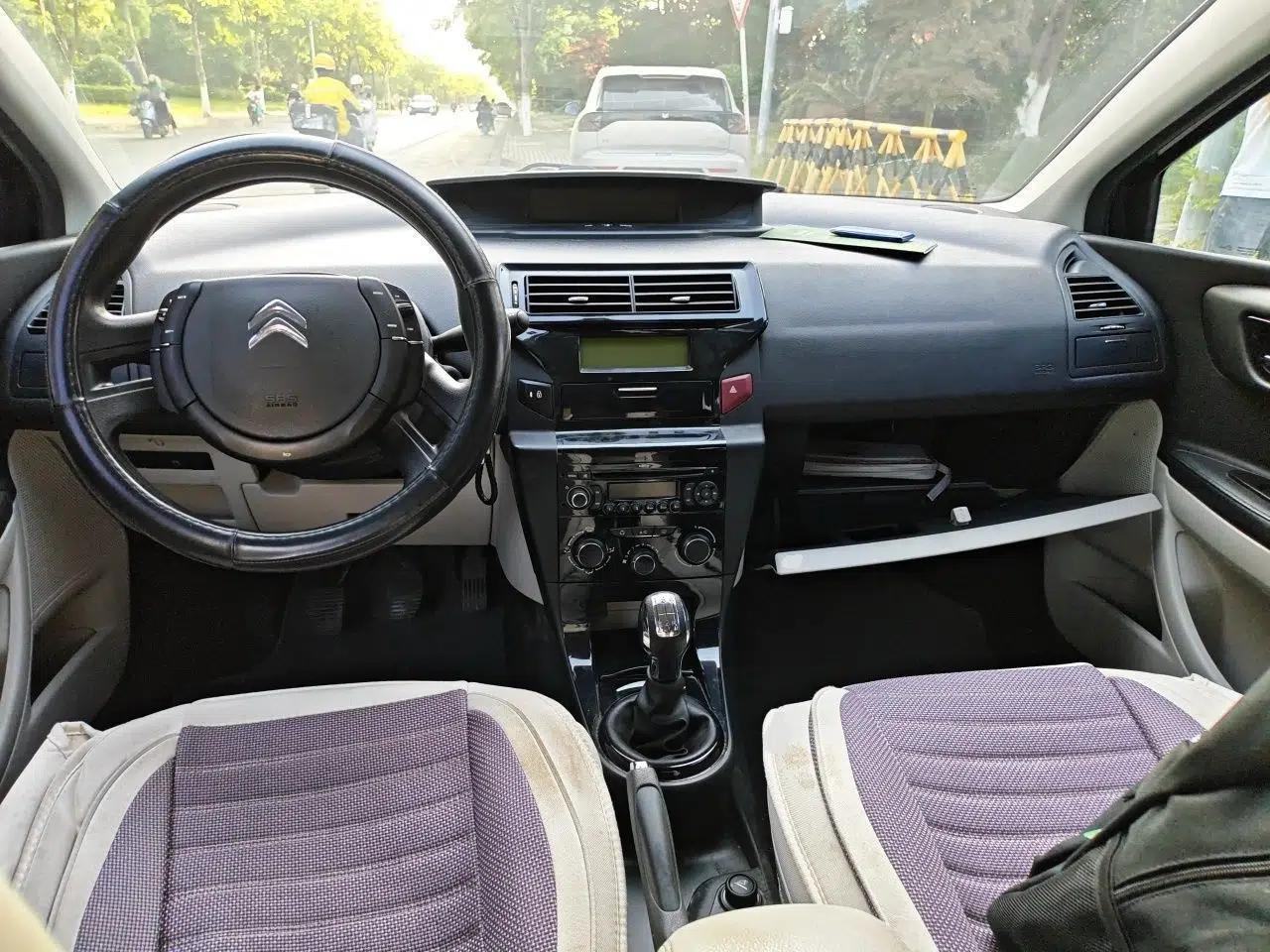 Citroen C-Quatre 2013 Sedan 1.6L Manual - Prestige Model — миниатюра 10