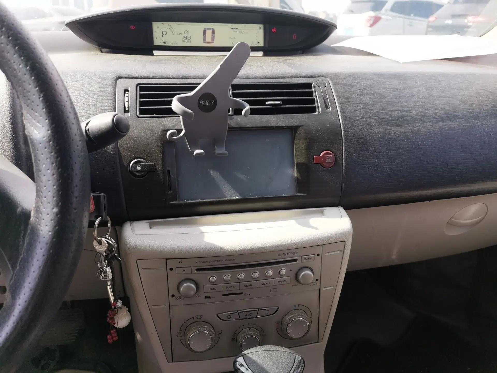 Citroen C-Quatre 2011 Sedan 1.6L Automatic Champion Edition — миниатюра 14