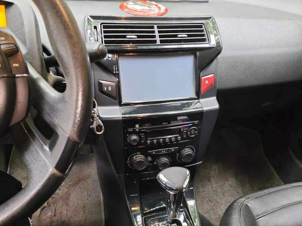 Citroen C-Quatre 2012 Sedan 2.0L Automatic Joyful Model — миниатюра 14
