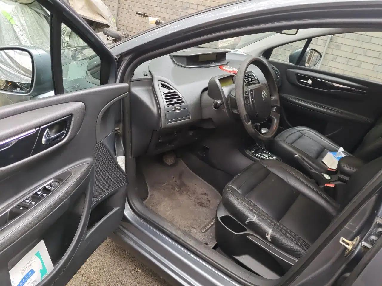 Citroen C-Quatre 2012 Sedan 2.0L Automatic Joyful Model — миниатюра 17