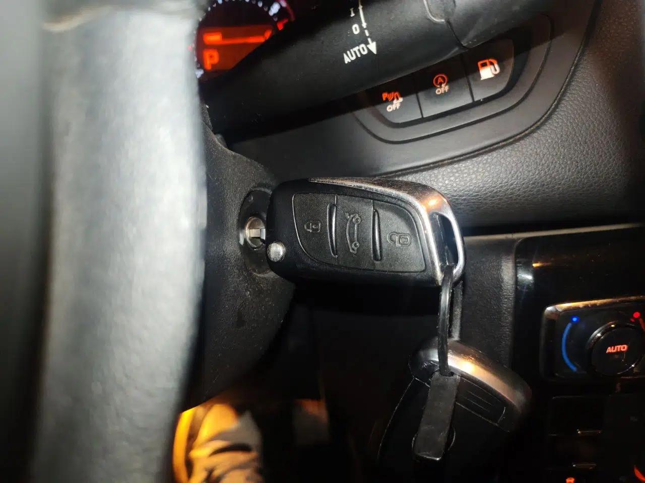 Citroen C5 2014 1.6T Automatic Prestige Model — миниатюра 9