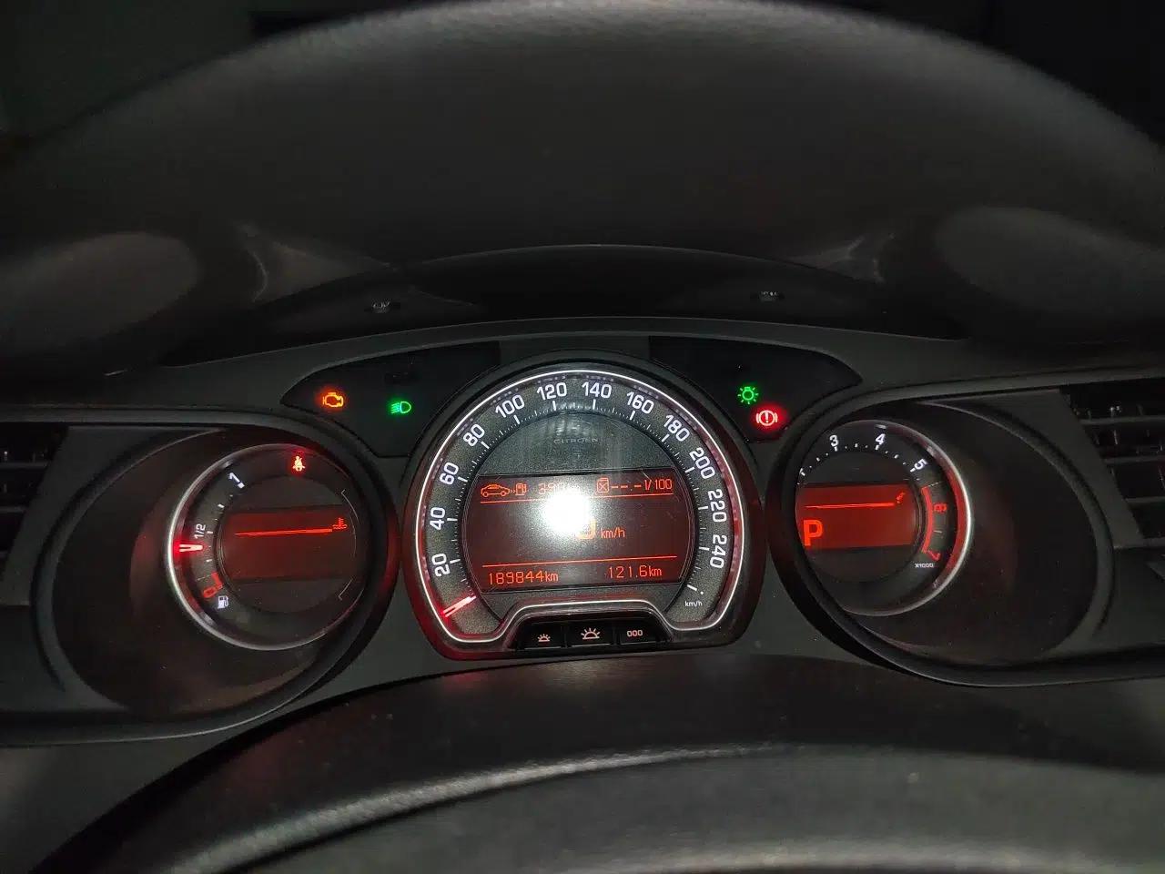Citroen C5 2013 2.0L Automatic Luxury Model — миниатюра 12