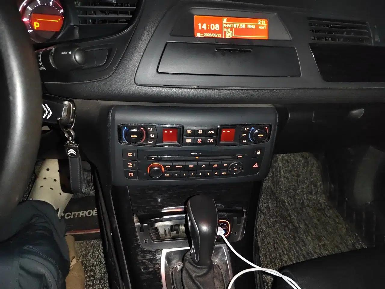 Citroen C5 2013 2.0L Automatic Luxury Model — миниатюра 14